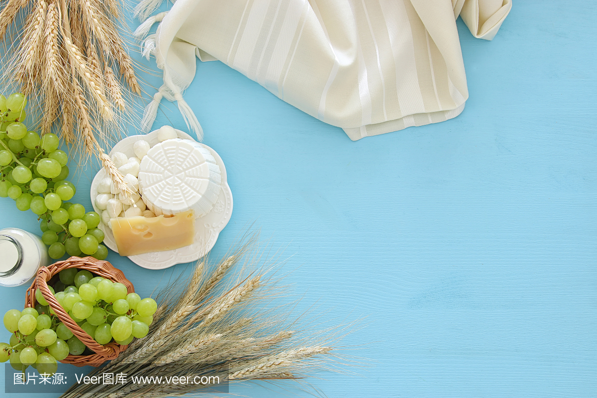 乳制品和水果。犹太节日的象征——七八节