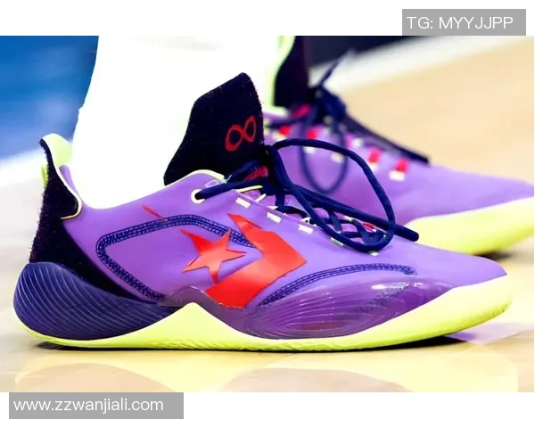 球星们的脚下之选:当下最受欢迎的足球鞋品牌与型号揭秘 球星们的脚下之选:当下最受欢迎的足球鞋品牌与型号揭秘